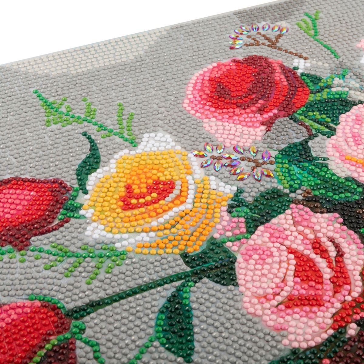 Vintage roses crystal art canvas 40x50 close-up 1