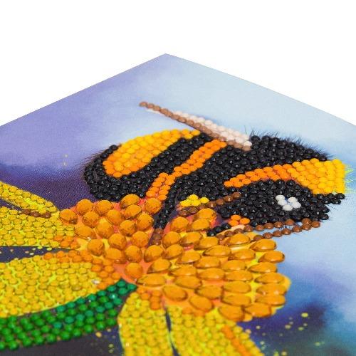 CCK-A81: "Bumblebee" 18x18cm Crystal Art Card